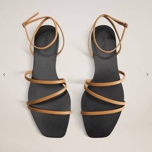 Leather strap sandals